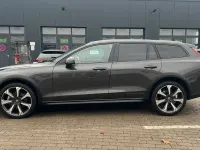 Gebraucht Volvo V60 CC Ultimate 197 PS (144 kW) 2023 Grau Kombi