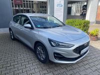 Gebraucht Ford Focus Titanium 125 PS (91 kW) 2023 Silber Limousine