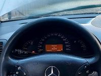 Gebraucht Mercedes 220 143 PS (105 kW) 2002 Silber Kombi