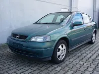 Gebraucht Opel Astra 84 PS (61 kW) 2003 Jadegruen mi2 Limousine