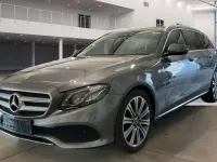 Gebraucht Mercedes E220 194 PS (142 kW) 2017 Selenitgrau Kombi