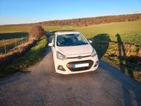 Gebraucht Hyundai i10 87 PS (63 kW) 2015 Weiß Kleinwagen
