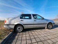 Second-hand VW Vento 90 CP (66 kW) 1994 Argintiu Berlinǎ