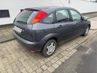 Gebraucht Ford Focus 75 PS (55 kW) 2003 Grau Limousine