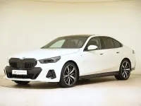 Gebraucht BMW 540 M Sport 286 PS (210 kW) 2025 Mineralweiß metallic Limousine