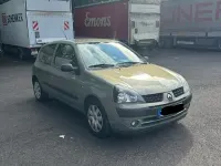 Gebraucht Renault Clio II 75 PS (55 kW) 2002 Kleinwagen