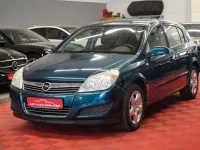 Gebraucht Opel Astra 140 PS (102 kW) 2007 Grün Limousine