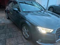 Gebraucht Audi A3 Sport 150 PS (110 kW) 2018 Grau Limousine