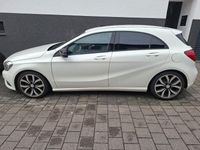 Gebraucht Mercedes A180 Edition 122 PS (89 kW) 2014 Weiß Limousine