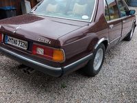 Używany BMW 732 193 KM (141 kW) 1983 Czerwony Sedan/Limuzyna