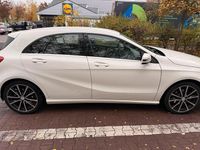 Gebraucht Mercedes A180 AMG line 122 PS (89 kW) 2015 Weiß Limousine