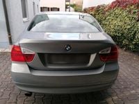 Gebraucht BMW 316 129 PS (94 kW) 2007 Grau Limousine