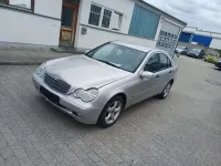 Gebraucht Mercedes C180 143 PS (105 kW) 2003 Brillantsilber  metalliclack Limousine