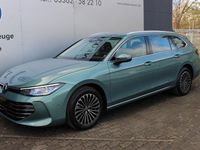 Gebraucht VW Passat Elegance 150 PS (110 kW) 2024 Grün Kombi