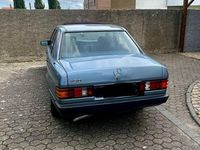 Gebraucht Mercedes 190 75 PS (55 kW) 1985 Blau Limousine