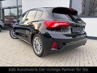 Gebraucht Ford Focus 120 PS (88 kW) 2021 Schwarz Limousine