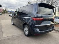Second-hand VW Multivan Basis 150 CP (110 kW) 2024 Albastru Monovolum