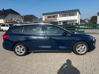 Gebraucht Ford Focus Cool & Connect 120 PS (88 kW) 2019 Blau Limousine