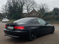 Gebraucht BMW 320 177 PS (130 kW) 2008 Schwarz Coupé