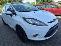 Gebraucht Ford Fiesta Trend 60 PS (44 kW) 2012 Weiß Limousine