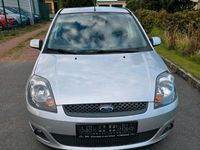 Gebraucht Ford Fiesta 70 PS (51 kW) 2008 Silber Limousine