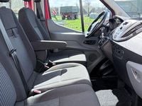 Gebraucht Ford Transit Trend 105 PS (77 kW) 2019 Rot Van / Kleinbus