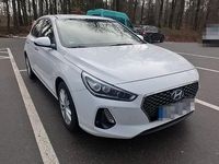 Gebraucht Hyundai i30 Edition 136 PS (100 kW) 2017 Weiß Limousine