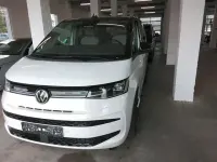 Gebraucht VW Multivan Life 150 PS (110 kW) 2023 Candyweiß Van / Kleinbus