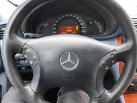 Second-hand Mercedes C180 129 CP (94 kW) 2002 Argintiu Berlinǎ