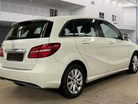 Gebraucht Mercedes B180 122 PS (89 kW) 2015 Weiß Van / Kleinbus