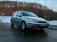 Gebraucht Ford Focus 90 PS (66 kW) 2004 Blau Kleinwagen