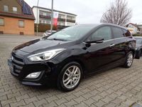 gebraucht Hyundai i30 cw blue Premium*Teilleder,Navi,RFK,AHK*