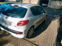 Gebraucht Peugeot 206 60 PS (44 kW) 2011 Weiß Kleinwagen