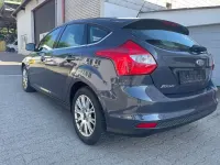 Gebraucht Ford Focus Titanium 125 PS (91 kW) 2011 Grau Limousine