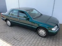 Gebraucht Mercedes C180 122 PS (89 kW) 1995 Grün Limousine