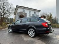 Gebraucht Skoda Superb 140 PS (102 kW) 2013 Schwarz Kombi