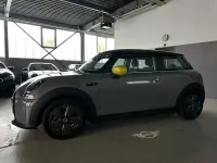 Usata Mini Cooper SE Essential 135 kW (184 CV) 2022 Grigio Utilitaria