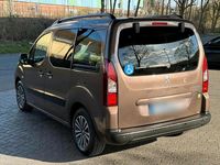 Gebraucht Peugeot TePee 99 PS (72 kW) 2013 Braun Van / Kleinbus