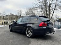Gebraucht BMW 325 Exclusive 204 PS (150 kW) 2012 Schwarz Kombi