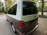 Gebraucht VW Multivan Comfortline 204 PS (150 kW) 2018 Bambusgarden green metallic Van / Kleinbus