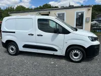 Gebraucht Peugeot Partner Premium 131 PS (96 kW) 2019 Blanc banquise Van / Kleinbus