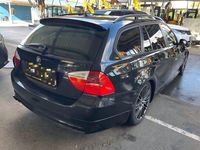 Gebraucht BMW 318 Advantage 129 PS (94 kW) 2007 Schwarz Kombi