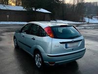 Gebraucht Ford Focus 90 PS (66 kW) 2004 Blau Kleinwagen