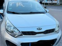 Gebraucht Kia Rio 85 PS (62 kW) 2013 Silber Kleinwagen