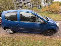 Second-hand Renault Twingo 58 CP (42 kW) 2009 Albastru Hatchback