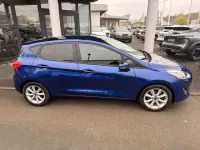 Gebraucht Ford Fiesta Cool & Connect 101 PS (74 kW) 2017 Blau Limousine