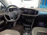 Gebraucht Opel Mokka-e Elegance 100 kW (136 PS) 2022 Matcha grün metallic SUV