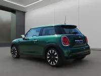 Gebraucht Mini ONE Classic 102 PS (75 kW) 2022 Grün / british racing green (metallic) Kleinwagen