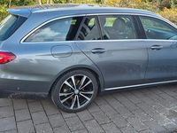 Gebraucht Mercedes E220 Avantgarde 194 PS (142 kW) 2017 Grau Kombi