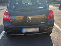 Gebraucht Renault Clio II 65 PS (47 kW) 2005 Schwarz Kleinwagen